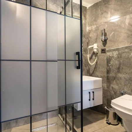 Otel Navoris 3*