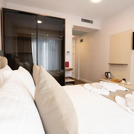 Hotel Navoris 3*